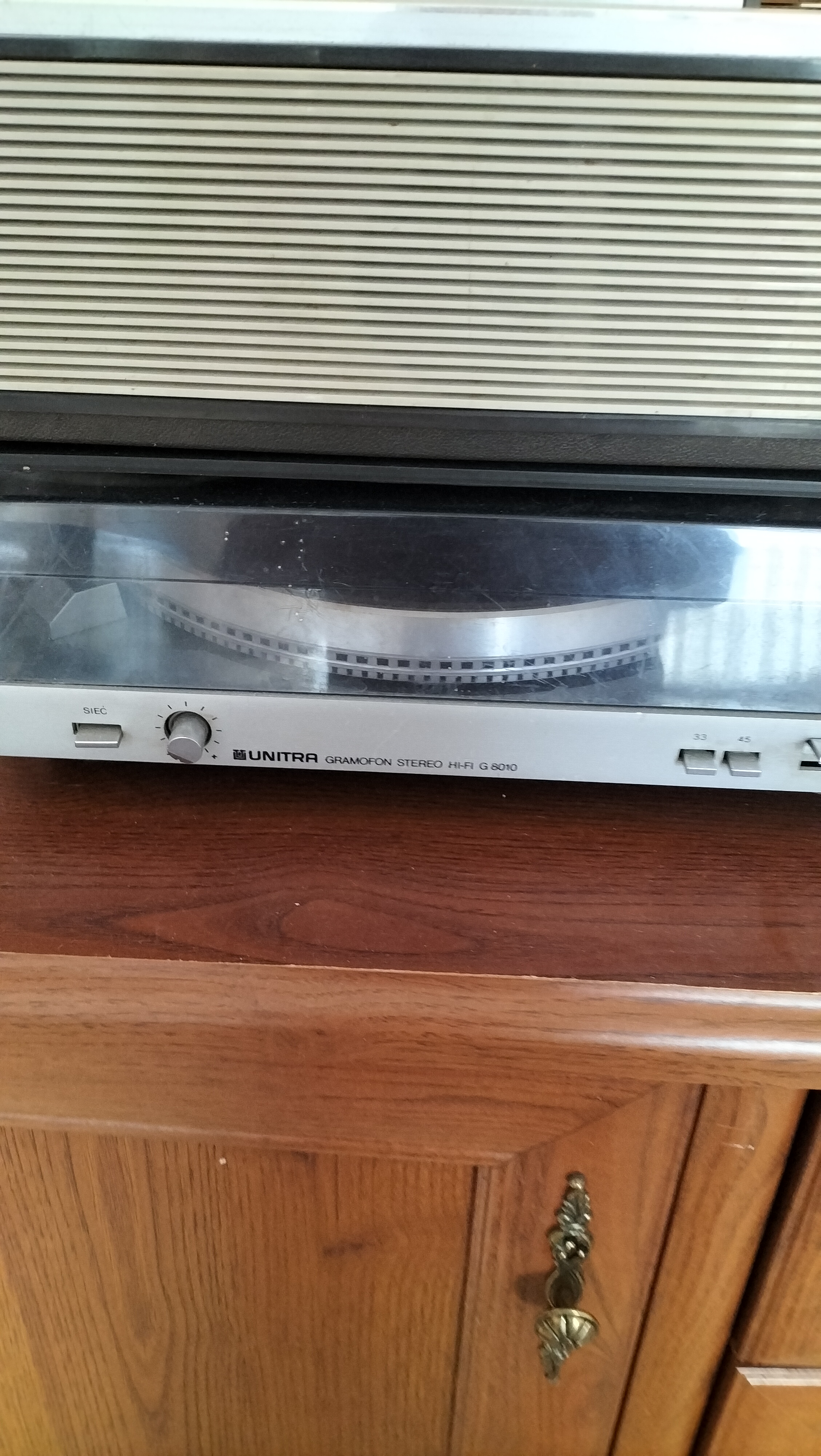 Do naprawy gramofon UNITRA G8010